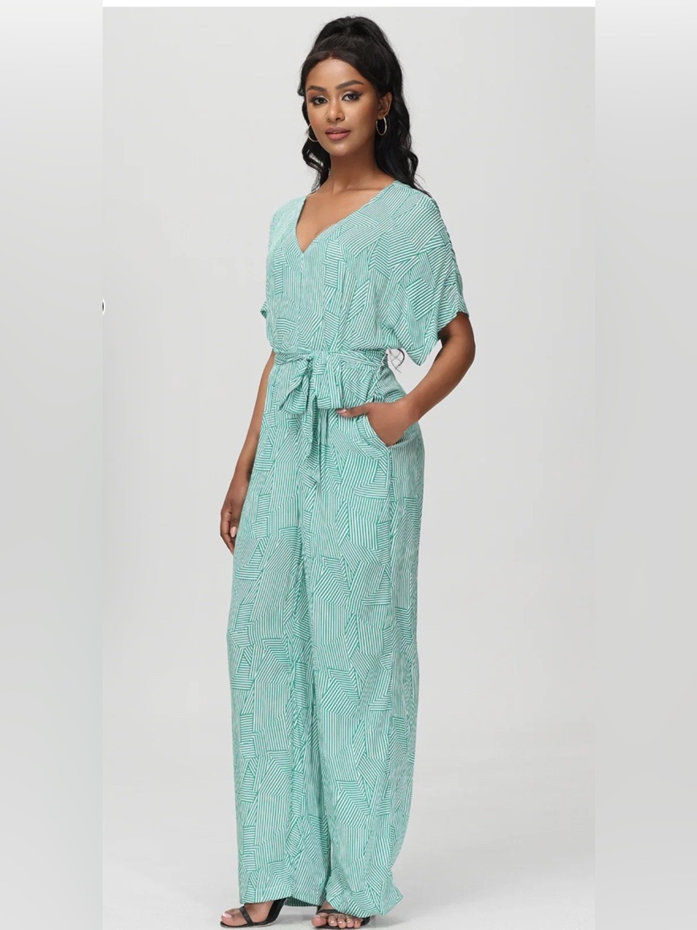 89th & Madison V-Neck Wide-Leg Jumpsuit with Tie Waist. Size large $15